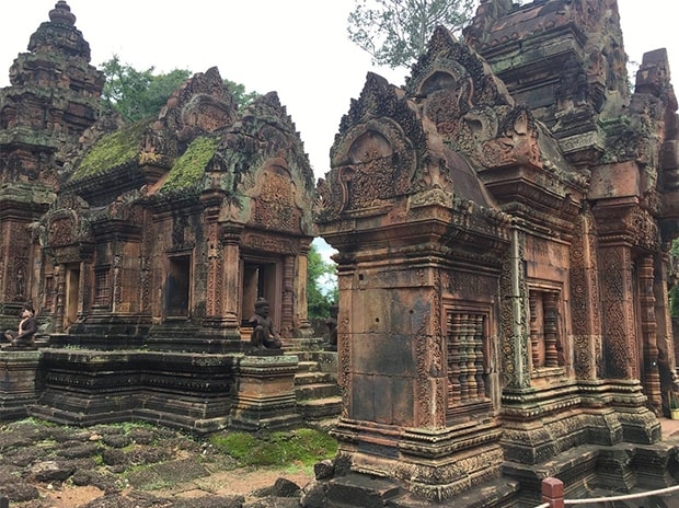 Full Day Banteay Srei & Waterfalls & Beng Mealea Tour